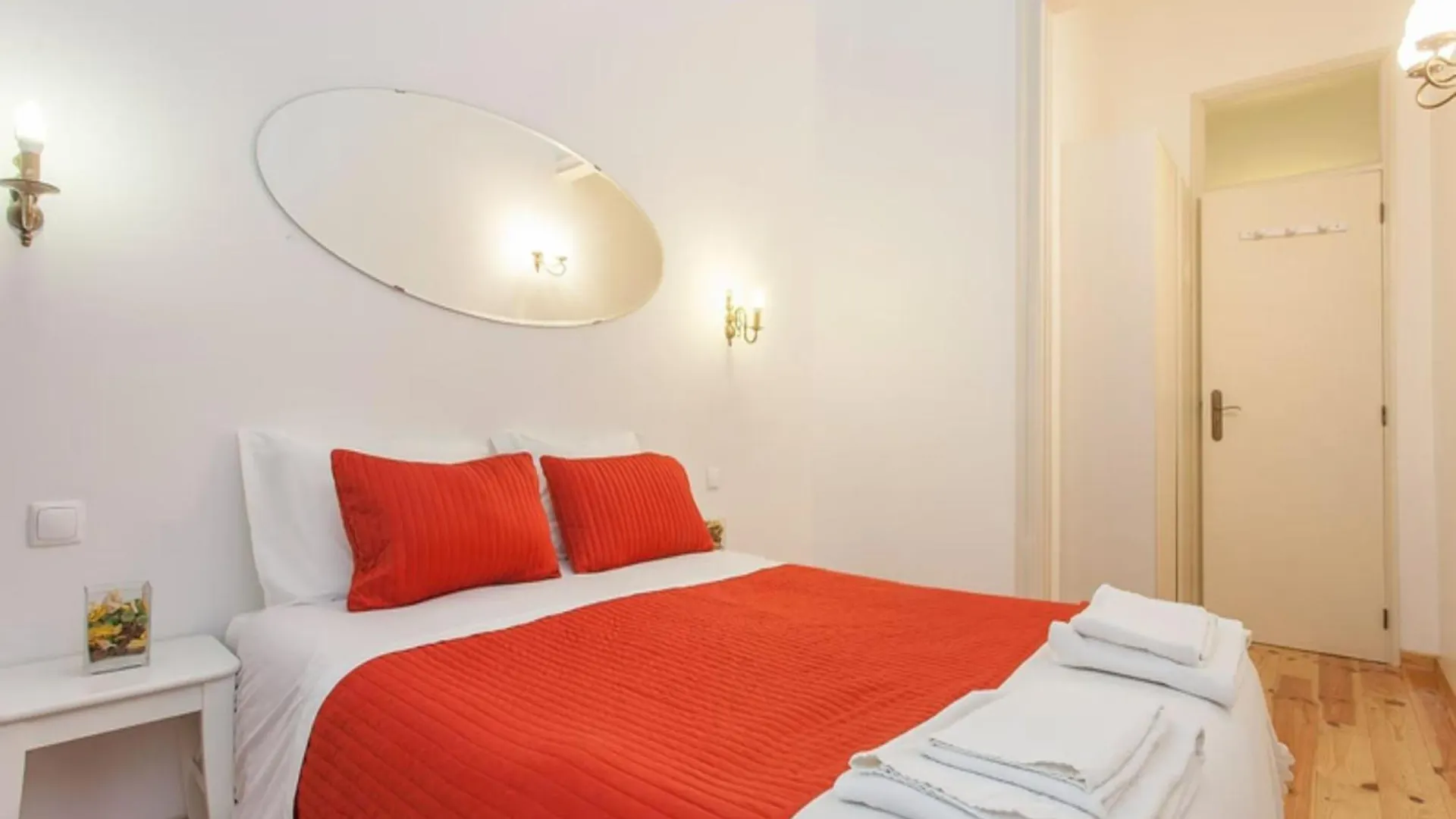 Guest house Room In Guest Room - Lisbon Anglesh Hostel Located Near City Center Portugal